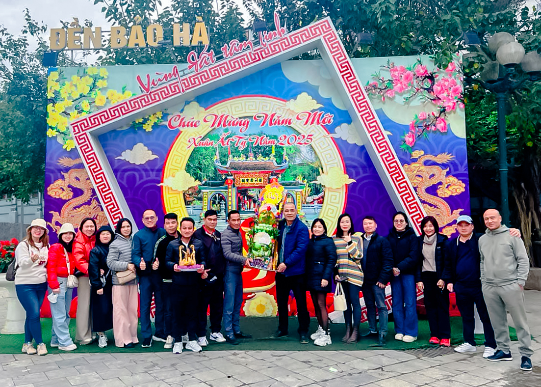 Doanh nhân Vũ - Võ Hải Phòng tổ chức chuyến Du Xuân - Giao lưu thắm tình đồng tộc nơi biên cương tổ quốc với Hội đồng dòng họ Vũ - Võ tỉnh Lào Cai, khởi đầu cho một năm mới vui vẻ, kết nối thành công.