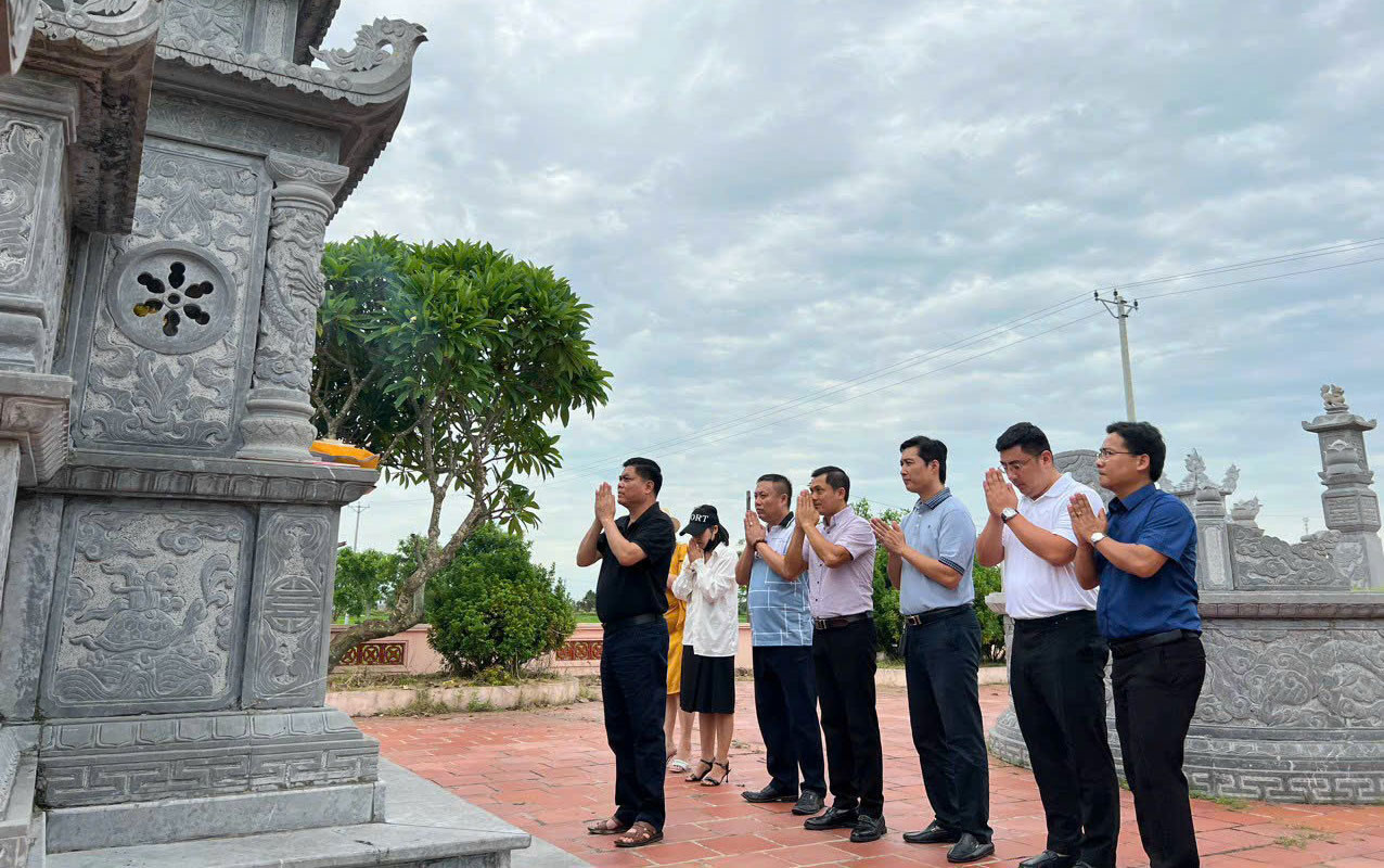 Dâng hương Lăng Bạt Hải Đại Vương  Vũ Hải