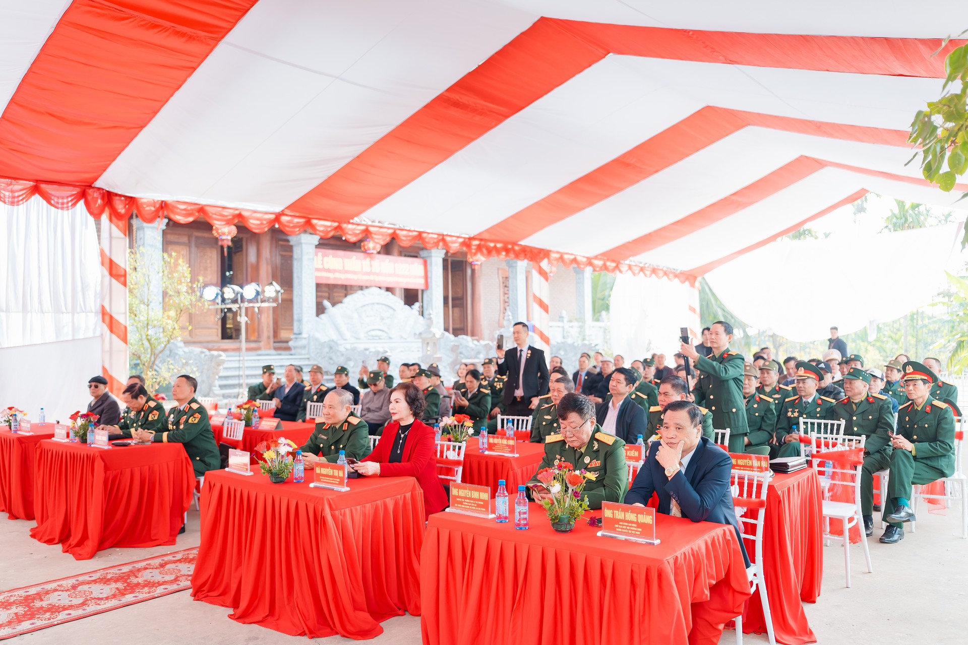 KHU DI TÍCH LỊCH SỬ CẤP THÀNH PHỐ - ĐỀN NAM HẢI – NƠI HỘI TỤ NGHĨA TÌNH ĐỒNG ĐỘI: GẶP MẶT TRUYỀN THỐNG KỶ NIỆM 51 NĂM THÀNH LẬP SƯ ĐOÀN 395